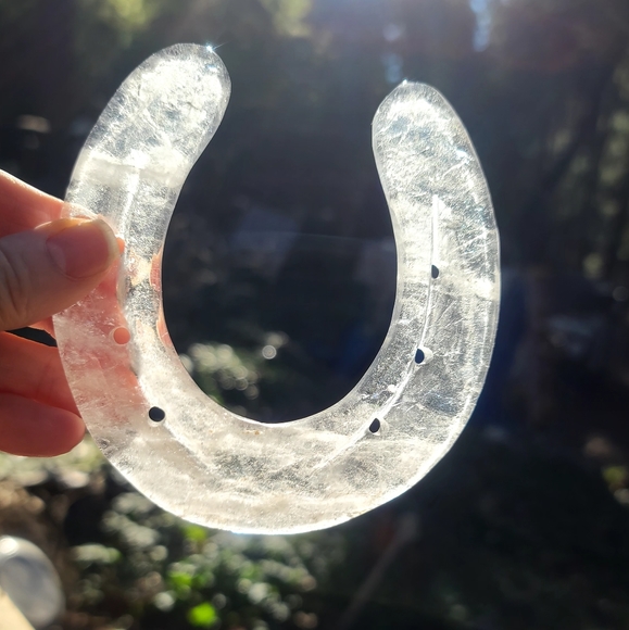 Unique Clear Quartz crystal handcarved good LUCK horseshoe - Picture 3 of 5
